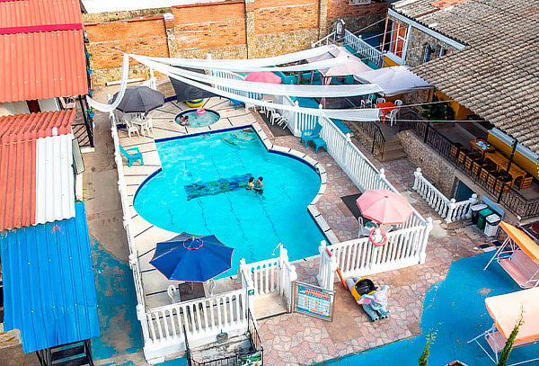 Plan Familiar 2 Días / 1 Noche para 8 Personas + Piscina