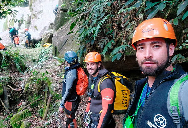 Canyoning Deporte de Aventura: Descenso por Cascadas 