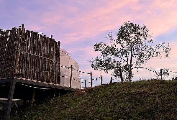 Glamping en Villavicencio con Desayuno y Jacuzzi Privado 