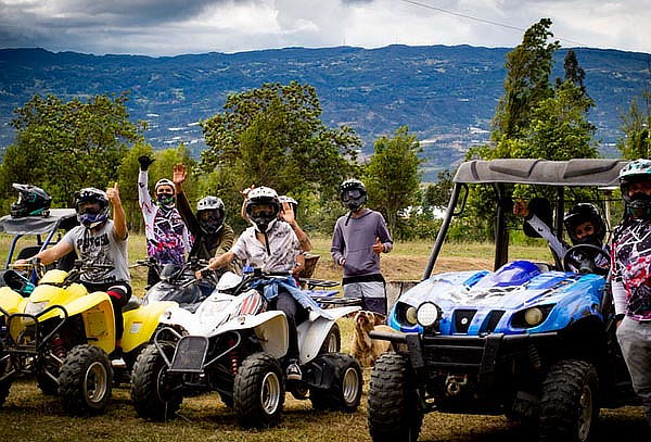 Actividad Extrema en Cuatrimotos + Visita Pozos Azules  