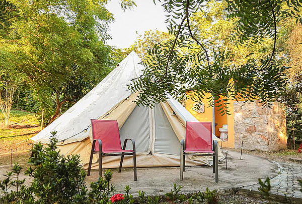 Melgar: Glamping para 2 + Desayuno + Piscina 