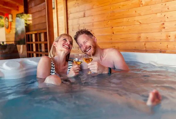 2x1 Sauna masaje relajante + Jacuzzi + Copa de vino x 3 hrs