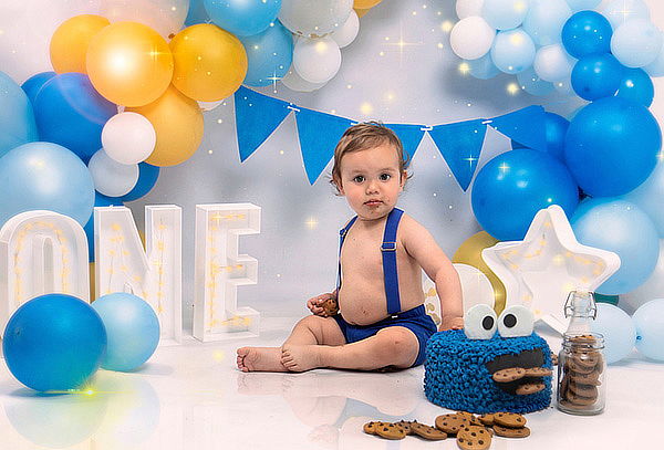 Sesión Fotográfica Infantil en Escenografía Smash Cake 