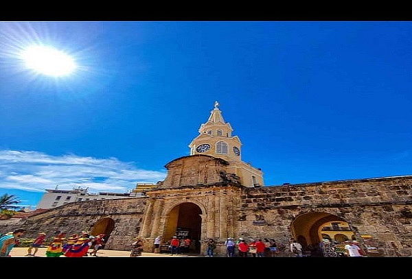 City Tour en chiva + Castillo San Felipe