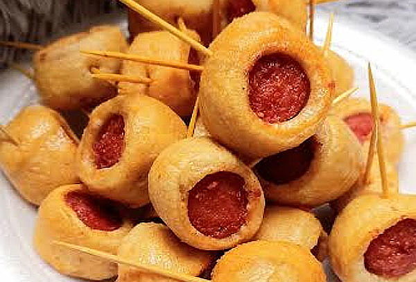 50 o 100 Minipasabocas: Bolitas de Carne, Rollitos o Pastel 