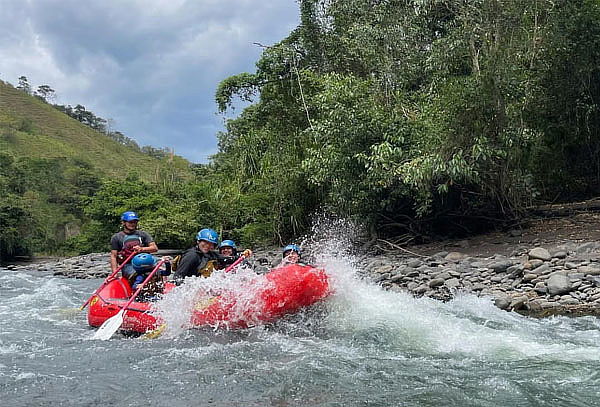 Pasadía para 4 Personas Rafting + Almuerzo + Piscina - Tobia