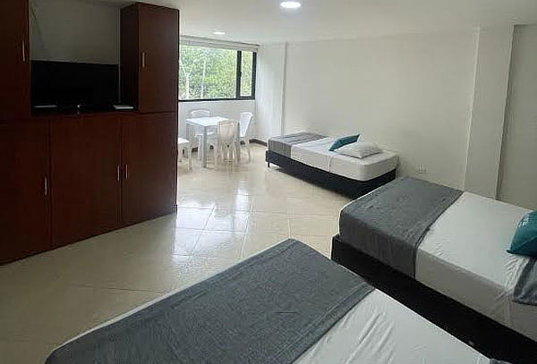 Medellín Apartaestudio para 8 Personas Completamente Dotado