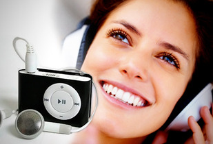 MP3 tipo Shuffle + Cable USb + Audifonos 70%