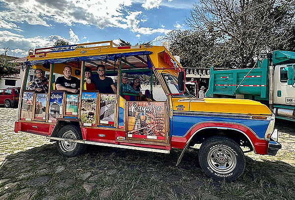 Noche Romántica en Villa de Leyva + Chiva Tour + Desayuno