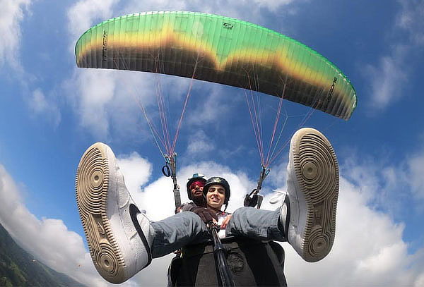 Vuelo en Parapente por 15 Minutos con Acrobacias o Relajante