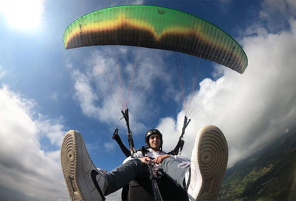 Vuelo en Parapente por 15 Minutos con Acrobacias o Relajante