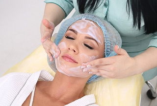 Servicio Facial Completo: Limpieza, Exfoliación, Hidratación