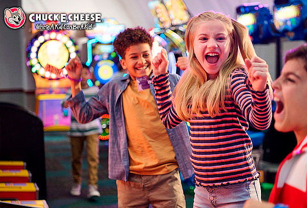 Chuck E Cheese - Paquete de 25 Tokens