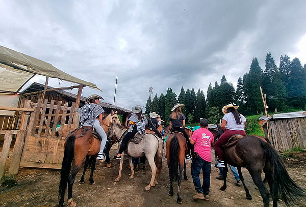 Cabalgata Grupal en Caldas + Guía + Burroteca