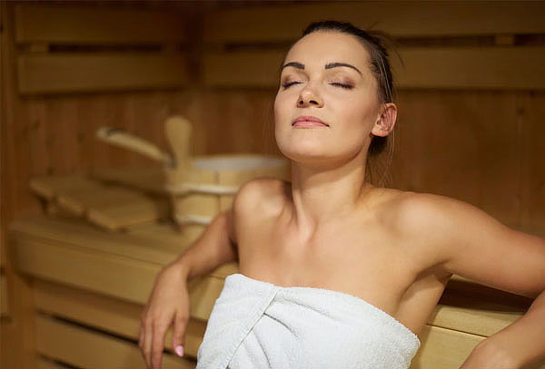 Spa Energizante Individual con Sauna Herbal + Bebida Fría