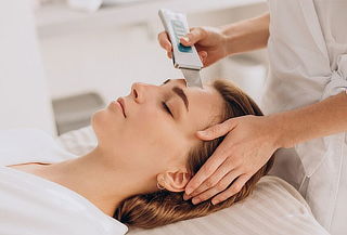 Rejuvenecimiento Facial: Dermapen + Limpieza + Hidratación