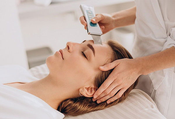 Rejuvenecimiento Facial: Dermapen + Limpieza + Hidratación