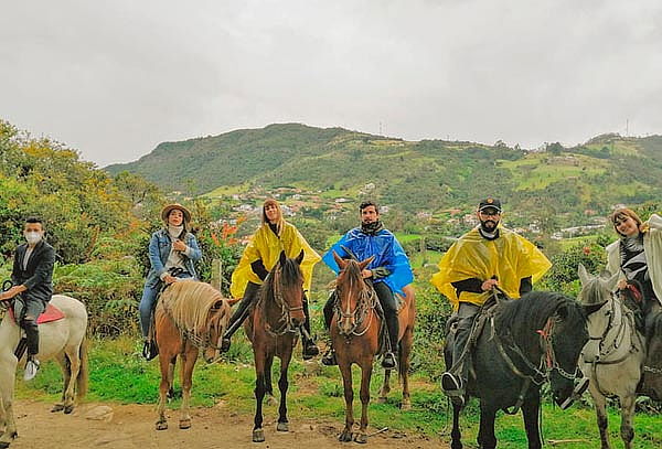 Cabalgata para 2 + Miniparrillada para Compartir a Calera