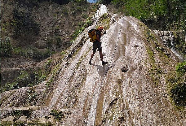 Plan Verde Aventura con Caminata Ecológica, Canyoning