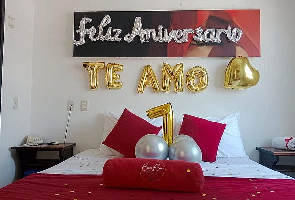 Noche romántica en habitación suite con Desayuno, Cena y Más