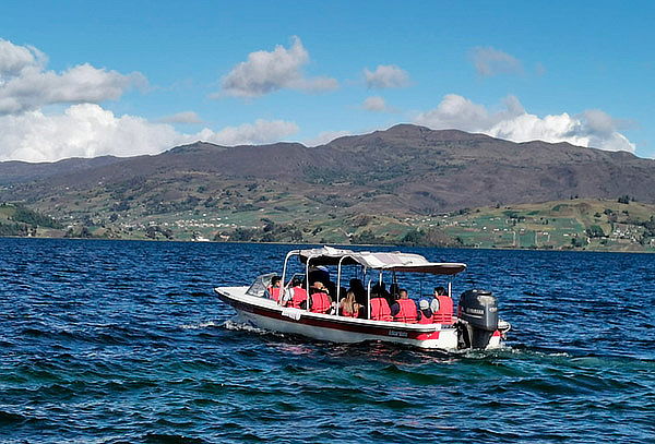 Pasadía a la Laguna de Tota + IZA + Tibasosa + Desayuno 