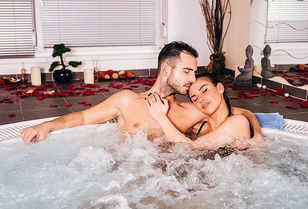 Spa en Pareja con Jacuzzi + Copas de Vino en Soacha