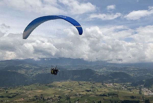 Vuelo en Parapente en la Calera para 1 o 2 Personas