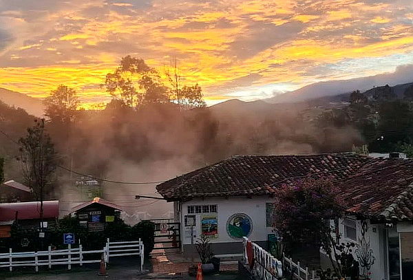 Aventura Invertida: Granja al Revés y Termales de Guasca 