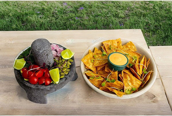 Jarra de cerveza envenenada + Nachos aguacatados