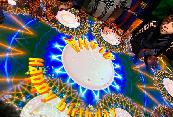Hello Park: Celebración Cumpleaños una Aventura Mágica