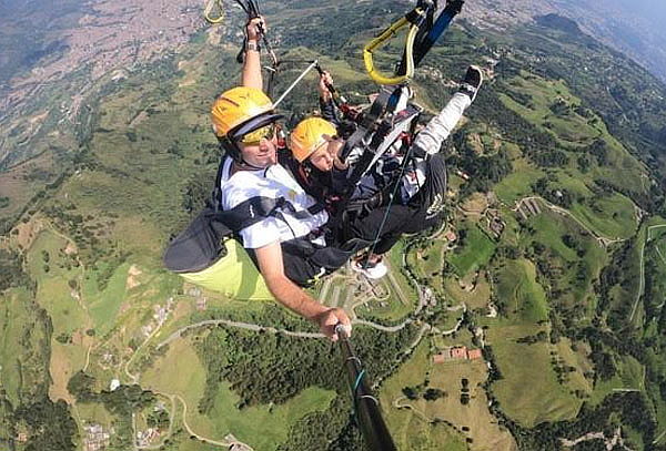 San Félix: Vuelo en Parapente para 1 Persona por 15 Minutos