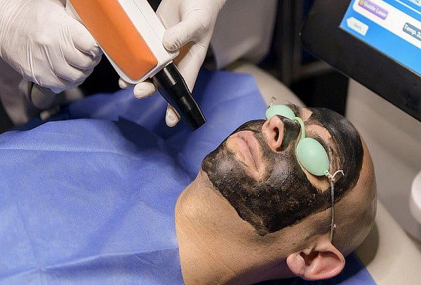 2 o 4 sesiones de tratamiento Hollywood peeling  y más...