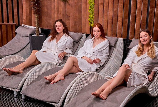 Spa para 5 Amigas + Coctel + Sauna y Tina en Modelia    