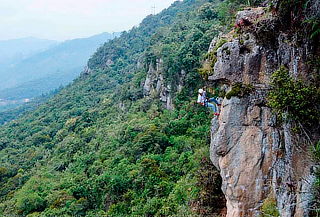 1 Día Extremo Escalada, Rappel y Senderismo en la Calera.