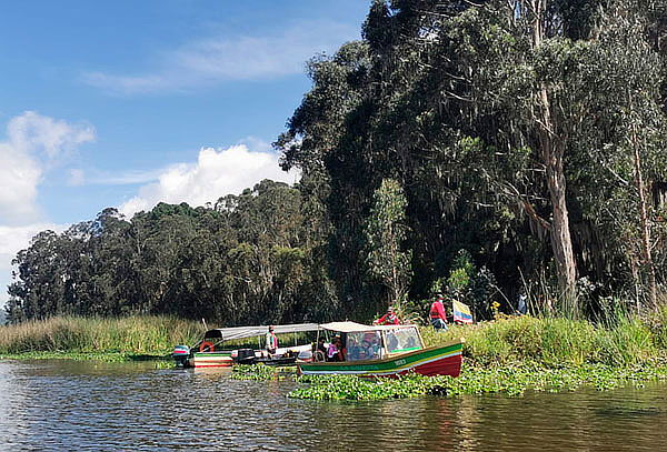 Piedra Colgada + Paseo en Lancha en Laguna de Fuquene