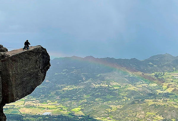 Piedra Colgada + Paseo en Lancha en Laguna de Fuquene