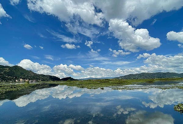 Pasadía Piedra Colgada de Susa y La Laguna de Fúquene 