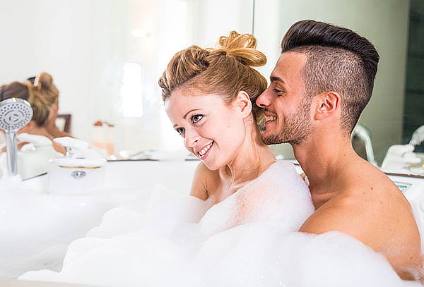 Spa Ritual Romántico con Jacuzzi + Almuerzo o Cena Romántica