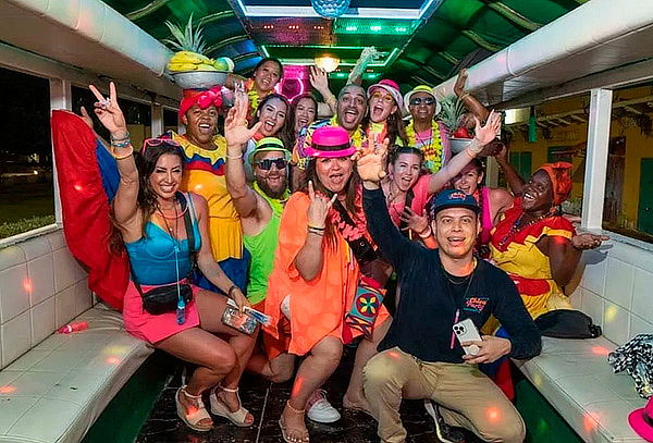 Recorrido en Chiva Rumbera Tradicional en Cartagena 