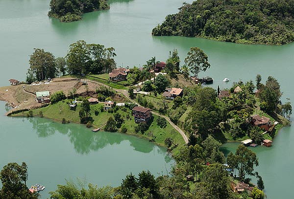 Pasadía a Guatapé + Desayuno + Almuerzo + Tour Guiado 