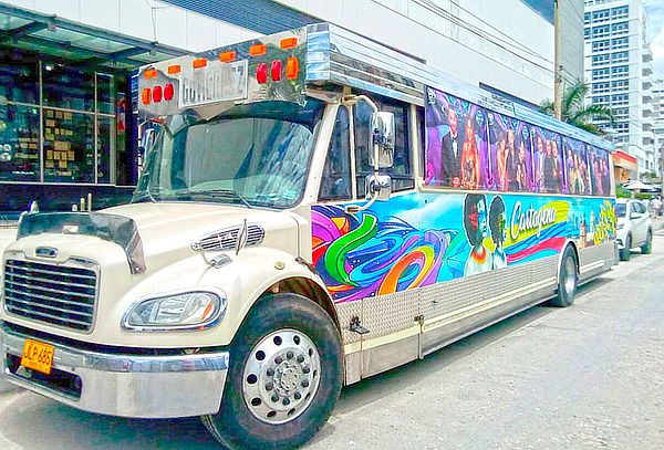Rumba en Bus Limochiva en Centro Histórico de Cartagena