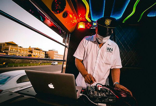 Rumba en Bus Limochiva en Centro Histórico de Cartagena