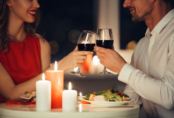 Cena Romántica y Paseo en Coche por la Ciudad Amurallada