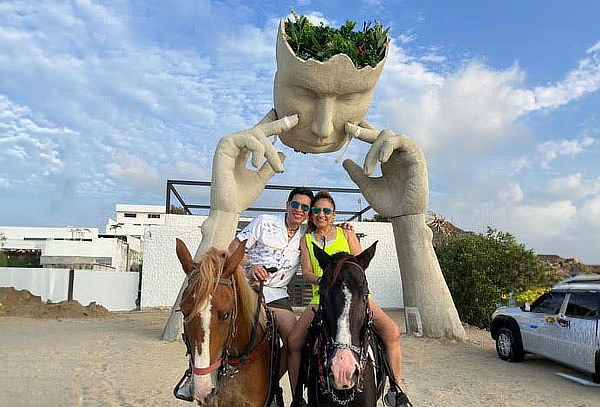 Cabalgata al Atardecer + Parrillada de Mar en Cartagena