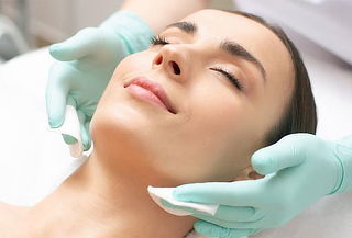 Rejuvenecimiento y Antienvejecimiento Facial con Plasma