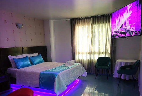4 Horas en Motel Luna Azul, Opción Jacuzzi o Sauna