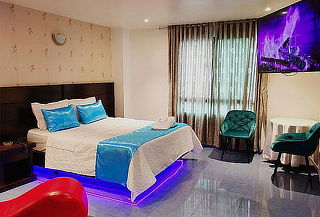 4 Horas en Motel Luna Azul, Opción Jacuzzi o Sauna