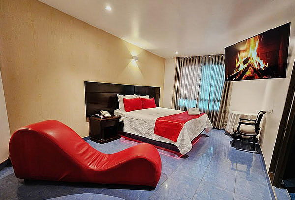 4 Horas en Motel Luna Azul, Opción Jacuzzi o Sauna