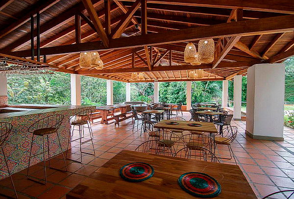 San Jerónimo Alojamiento para 2 + Desayuno + Piscina 