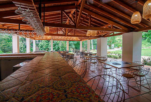 San Jerónimo Alojamiento para 2 + Desayuno + Piscina 